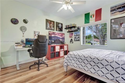 Casa en venta en Miramar, Florida, 4 dormitorios, 224.27 m2 № 1982827 - foto 27