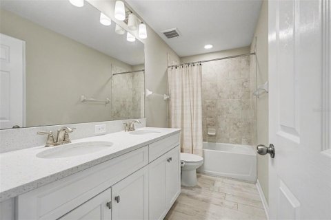 Villa ou maison à vendre à Zephyrhills, Floride: 5 chambres, 349.31 m2 № 2149905 - photo 21