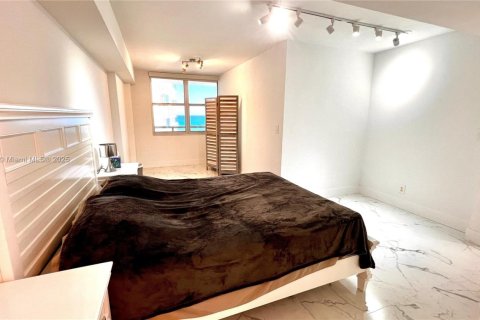 Copropriété à vendre à Miami Beach, Floride: 2 chambres, 93.83 m2 № 2022471 - photo 8