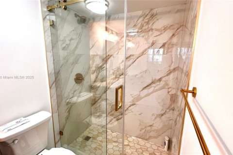 Copropriété à vendre à Miami Beach, Floride: 2 chambres, 93.83 m2 № 2022471 - photo 17