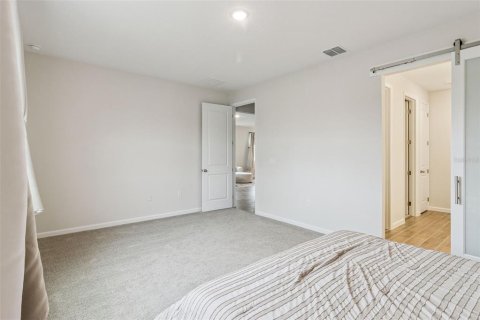House in Haines City, Florida 4 bedrooms, 180.79 sq.m. № 2214549 - photo 18