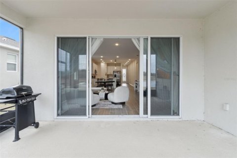 House in Haines City, Florida 4 bedrooms, 180.79 sq.m. № 2214549 - photo 27