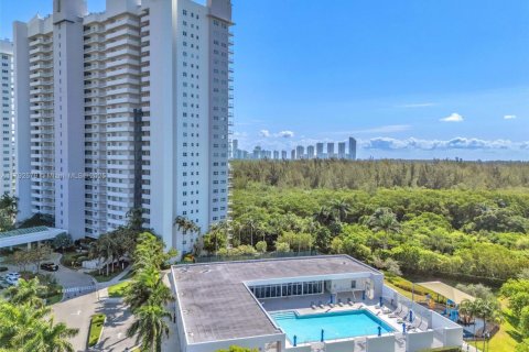 Купить кондоминиум в Норт-Майами, Флорида 2 спальни, 148.92м2, № 1941575 - фото 10