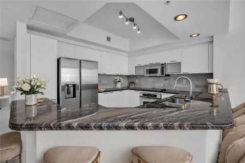 Купить кондоминиум в Норт-Майами, Флорида 2 спальни, 148.92м2, № 1941575 - фото 4