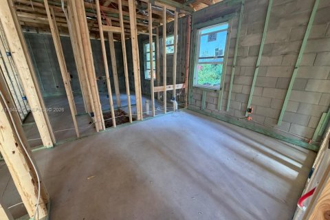 Casa en venta en Fort Myers, Florida, 3 dormitorios № 2001686 - foto 19