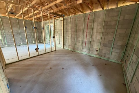 Casa en venta en Fort Myers, Florida, 3 dormitorios № 2001686 - foto 20