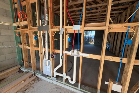 Casa en venta en Fort Myers, Florida, 3 dormitorios № 2001686 - foto 14