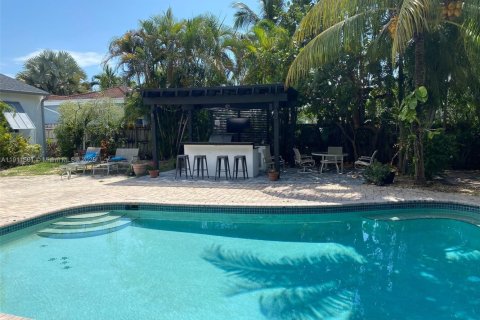 House in Hollywood, Florida 2 bedrooms, 100.33 sq.m. № 2013496 - photo 5