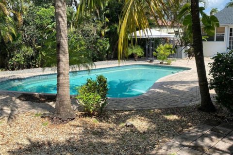 House in Hollywood, Florida 2 bedrooms, 100.33 sq.m. № 2013496 - photo 7