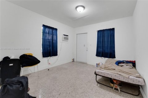 Propiedad comercial en venta en Homestead, Florida, 201.78 m2 № 1890933 - foto 5