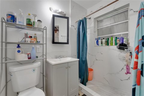 Propiedad comercial en venta en Homestead, Florida, 201.78 m2 № 1890933 - foto 6
