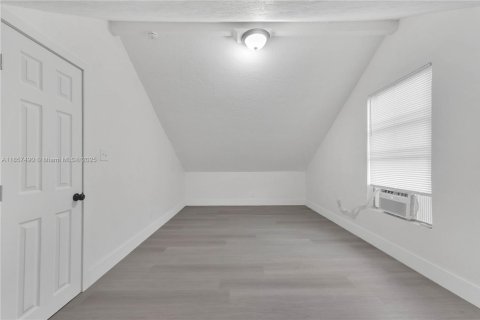 Propiedad comercial en venta en Homestead, Florida, 201.78 m2 № 1890933 - foto 14