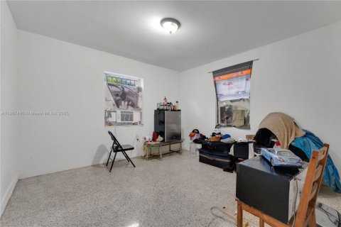 Propiedad comercial en venta en Homestead, Florida, 201.78 m2 № 1890933 - foto 4