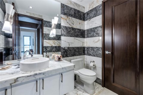 Condo in Sunny Isles Beach, Florida, 4 bedrooms  № 1705285 - photo 28