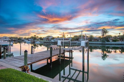 Casa en alquiler en Saint Pete Beach, Florida, 4 dormitorios, 290.51 m2 № 1793902 - foto 3