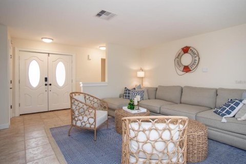 Casa en alquiler en Saint Pete Beach, Florida, 4 dormitorios, 290.51 m2 № 1793902 - foto 20