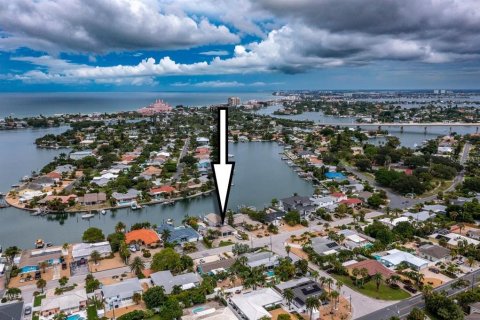 Casa en alquiler en Saint Pete Beach, Florida, 4 dormitorios, 290.51 m2 № 1793902 - foto 6