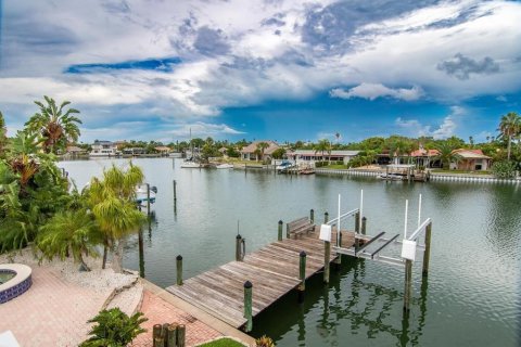 Casa en alquiler en Saint Pete Beach, Florida, 4 dormitorios, 290.51 m2 № 1793902 - foto 17
