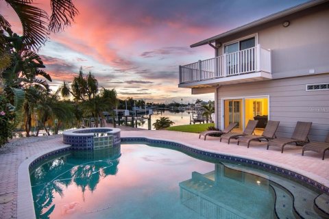 Casa en alquiler en Saint Pete Beach, Florida, 4 dormitorios, 290.51 m2 № 1793902 - foto 7