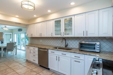 Casa en alquiler en Saint Pete Beach, Florida, 4 dormitorios, 290.51 m2 № 1793902 - foto 23