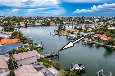 Casa en alquiler en Saint Pete Beach, Florida, 4 dormitorios, 290.51 m2 № 1793902 - foto 8