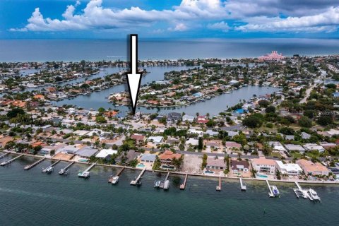 Casa en alquiler en Saint Pete Beach, Florida, 4 dormitorios, 290.51 m2 № 1793902 - foto 5