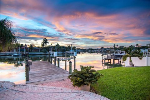 Casa en alquiler en Saint Pete Beach, Florida, 4 dormitorios, 290.51 m2 № 1793902 - foto 13