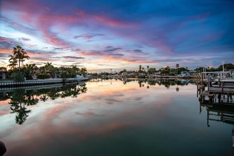 Casa en alquiler en Saint Pete Beach, Florida, 4 dormitorios, 290.51 m2 № 1793902 - foto 15