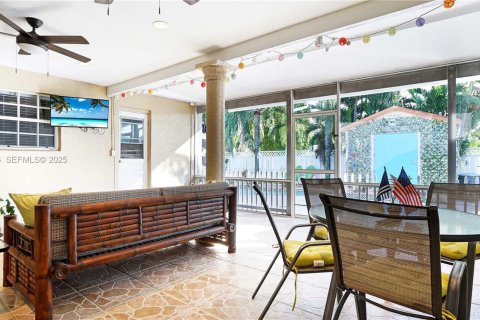 House in Pembroke Pines, Florida 4 bedrooms, 137.68 sq.m. № 1987654 - photo 23