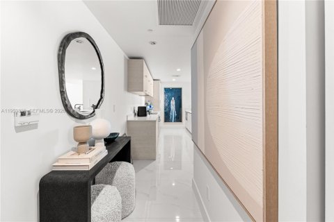 Кондоминиум с 2 спальнями в Майами, Флорида № 2008214