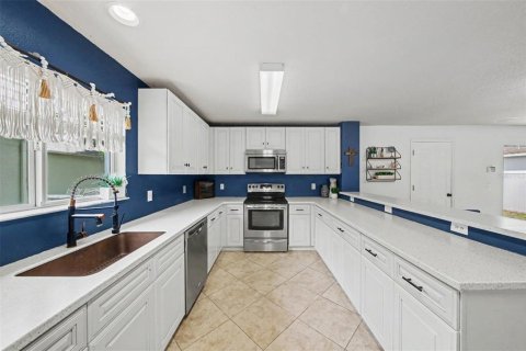 Villa ou maison à vendre à Orlando, Floride: 4 chambres, 276.01 m2 № 2157827 - photo 2