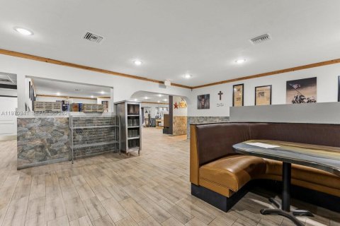 Commercial property in LaBelle, Florida № 2031489 - photo 8