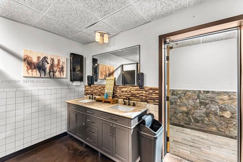 Commercial property in LaBelle, Florida № 2031489 - photo 11