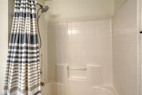 Copropriété à vendre à Sarasota, Floride: 2 chambres, 120.59 m2 № 1906048 - photo 27