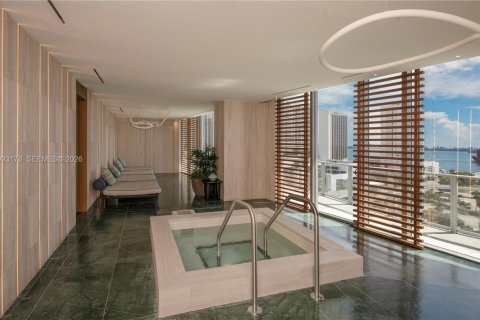Copropriété à vendre à Miami, Floride: 3 chambres, 271.27 m2 № 2389639 - photo 26