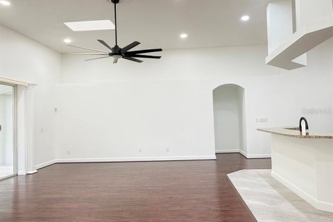 House in Valrico, Florida 4 bedrooms, 267.19 sq.m. № 1913146 - photo 6