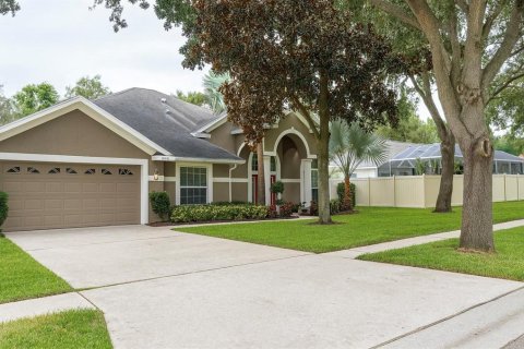 House in Valrico, Florida 4 bedrooms, 267.19 sq.m. № 1913146 - photo 2