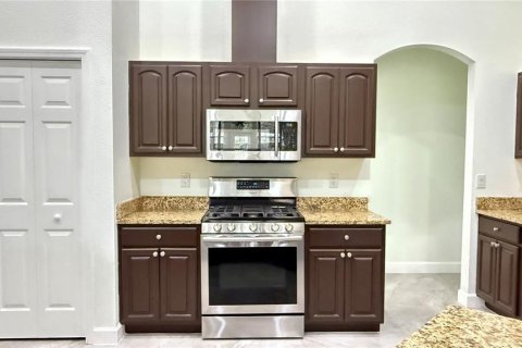 House in Valrico, Florida 4 bedrooms, 267.19 sq.m. № 1913146 - photo 10