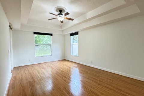 House in Valrico, Florida 4 bedrooms, 267.19 sq.m. № 1913146 - photo 12