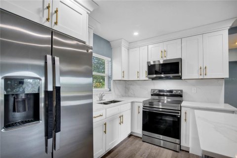 Casa en venta en Lakeland, Florida, 3 dormitorios, 62.43 m2 № 2225878 - foto 12