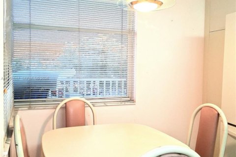 Condominio en venta en Sunrise, Florida, 2 dormitorios, 97.55 m2 № 2007361 - foto 14