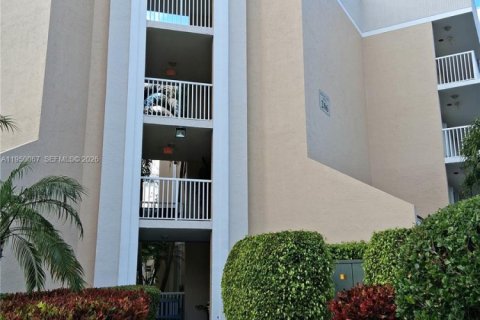 Condominio en venta en Sunrise, Florida, 2 dormitorios, 97.55 m2 № 2007361 - foto 2