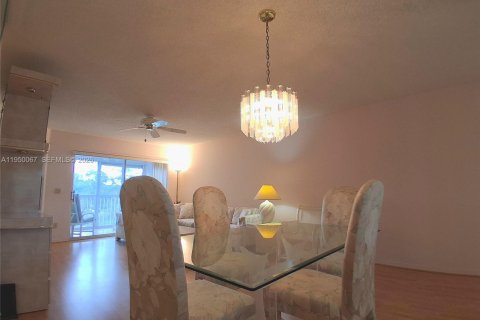 Condominio en venta en Sunrise, Florida, 2 dormitorios, 97.55 m2 № 2007361 - foto 23