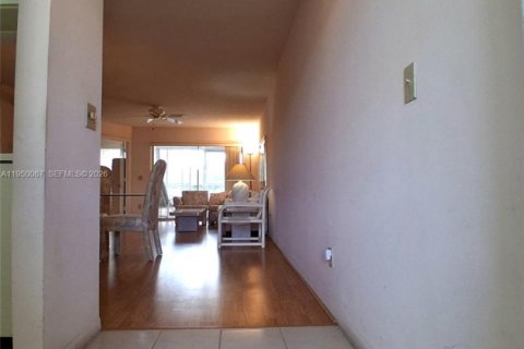 Condominio en venta en Sunrise, Florida, 2 dormitorios, 97.55 m2 № 2007361 - foto 9