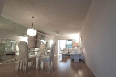 Condominio en venta en Sunrise, Florida, 2 dormitorios, 97.55 m2 № 2007361 - foto 17