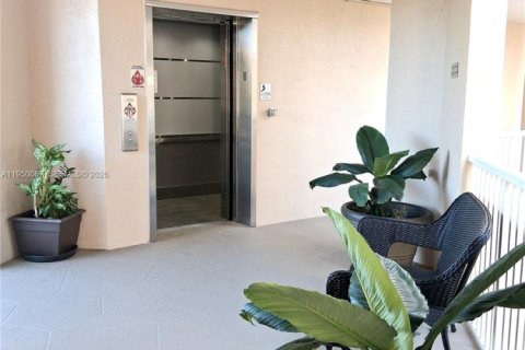 Condominio en venta en Sunrise, Florida, 2 dormitorios, 97.55 m2 № 2007361 - foto 3