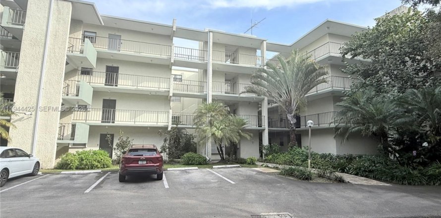 Condo in Plantation, Florida, 2 bedrooms  № 2003918