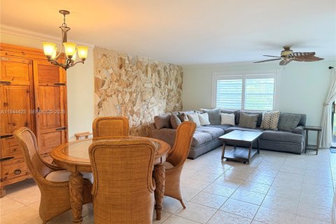 Condo in Plantation, Florida, 2 bedrooms  № 2003918 - photo 6
