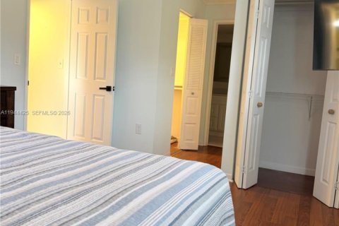 Condo in Plantation, Florida, 2 bedrooms  № 2003918 - photo 21