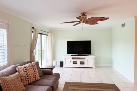 Condo in Plantation, Florida, 2 bedrooms  № 2003918 - photo 8